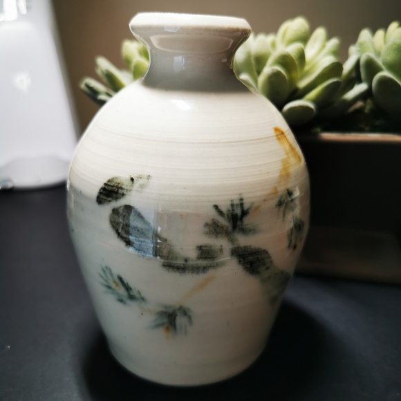 Small Hand Painted Pottery Bud Vase - Picture 14 of 14